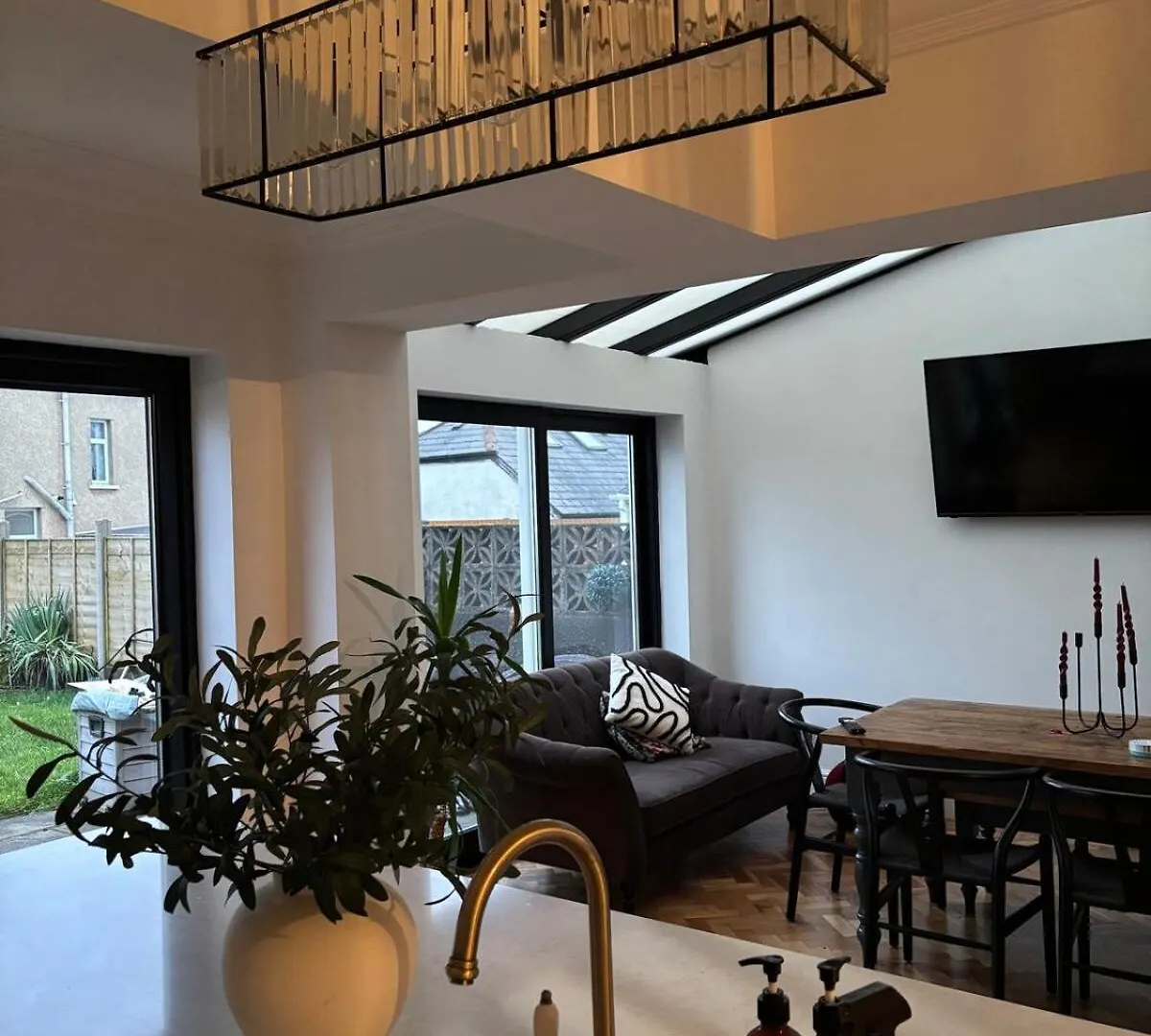 Beautiful Large Family Home Cardiff Holiday home