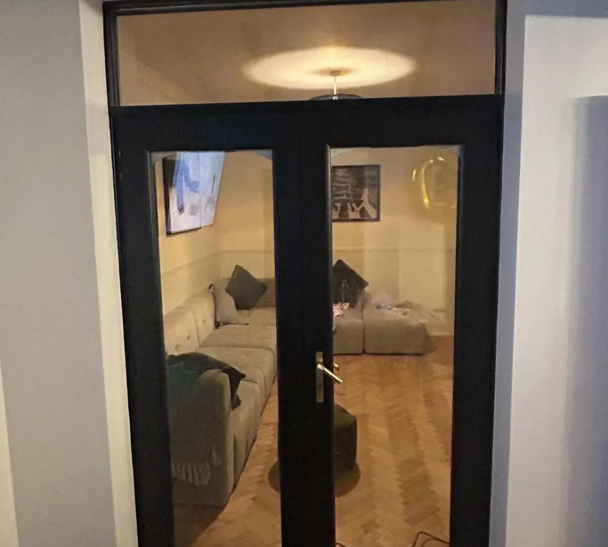 Beautiful Large Family Home Cardiff 0*,  United Kingdom