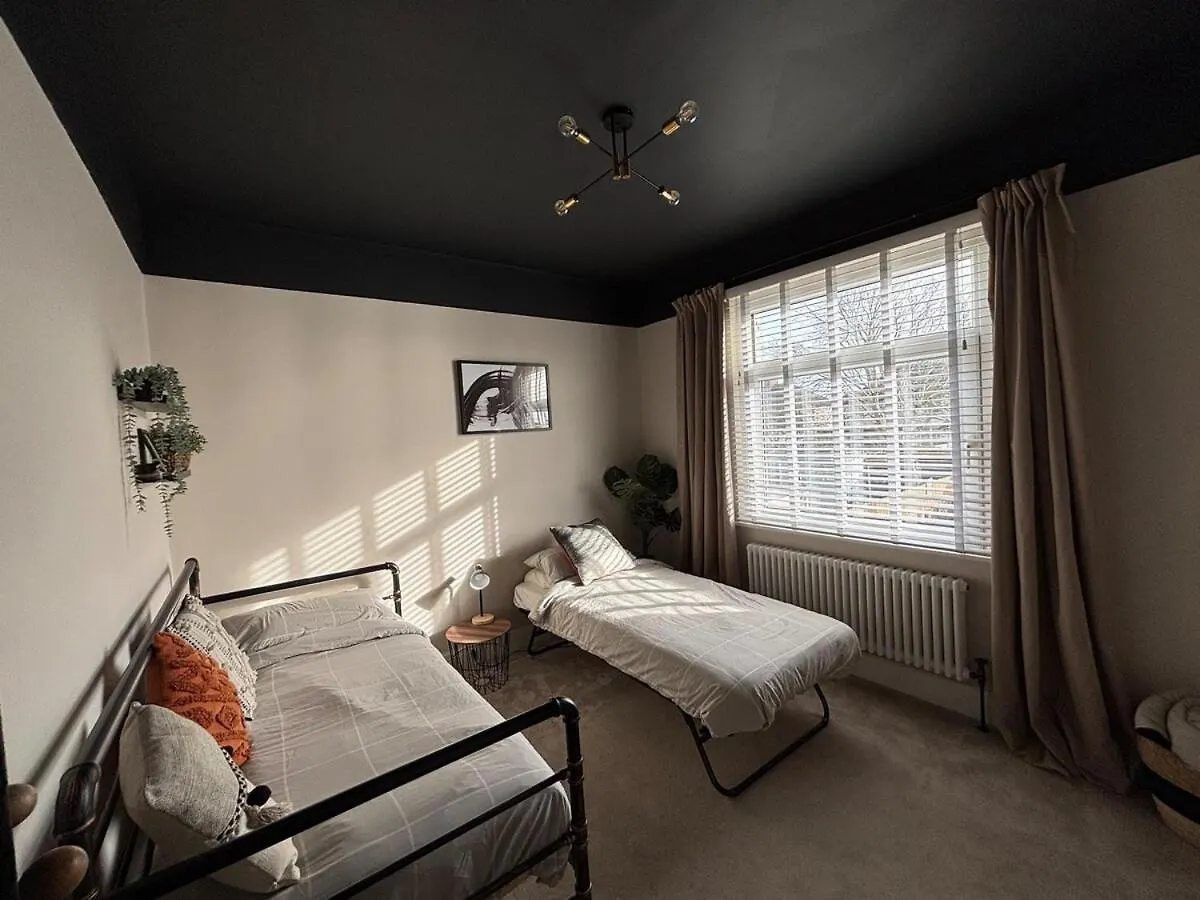 Holiday home Beautiful Large Family Home Cardiff