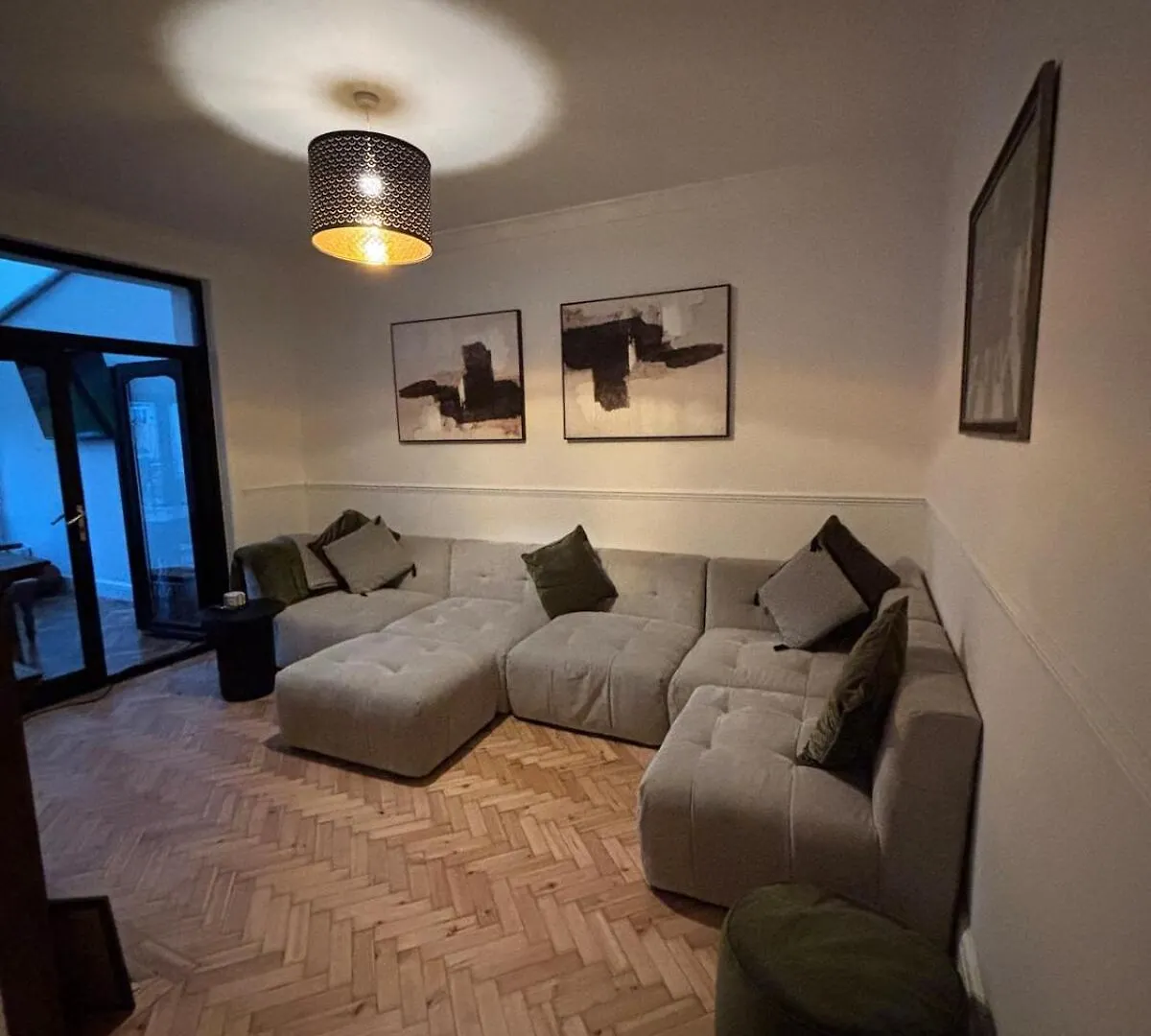 Beautiful Large Family Home Cardiff